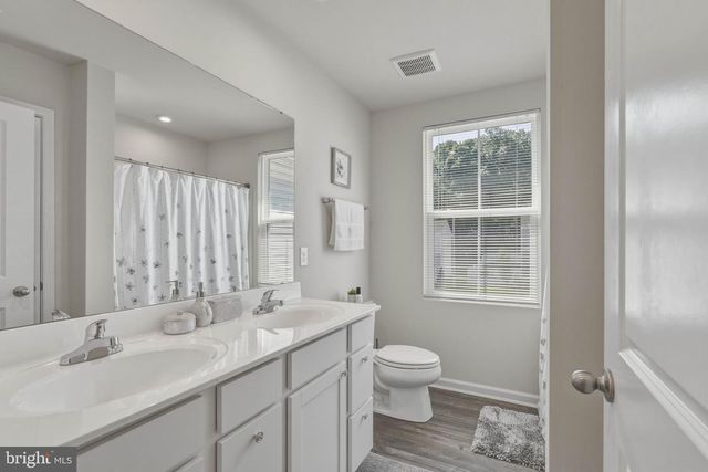 102 CISELEY DR, Sicklerville, NJ 08081