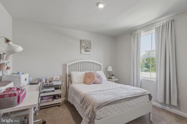 102 CISELEY DR, Sicklerville, NJ 08081