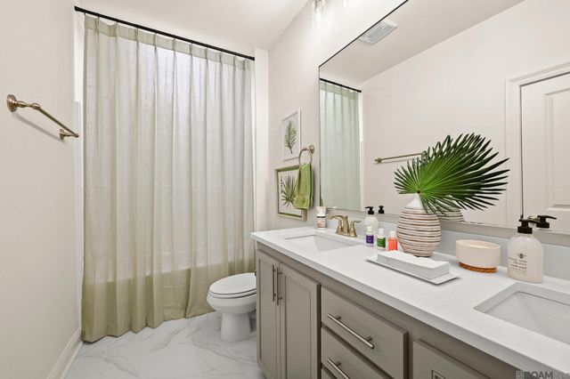 5192 Stonewater Dr, Gonzales, LA 70737