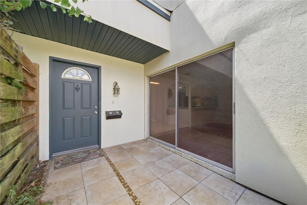 912 BYRON LANE 5C, SARASOTA, FL 34243 — photo 4
