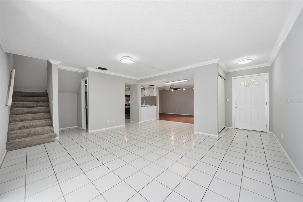 912 BYRON LANE 5C, SARASOTA, FL 34243 — photo 5