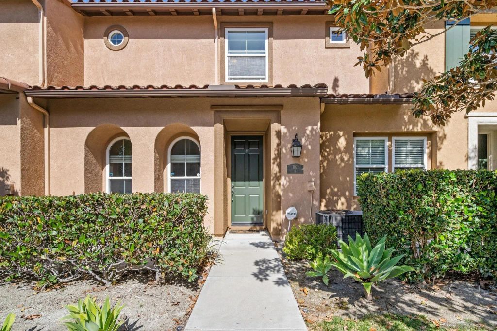 17071 Calle Trevino Unit 8, San Diego, CA 92127