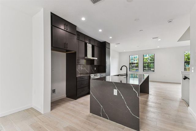 1218 E KAY STREET 3, Tampa, FL 33602