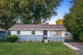 4304 Clearview Drive, Mchenry, IL 60050