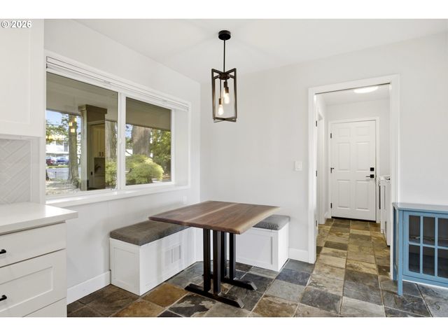 10770 Sw BUTNER Rd, Portland, OR 97225