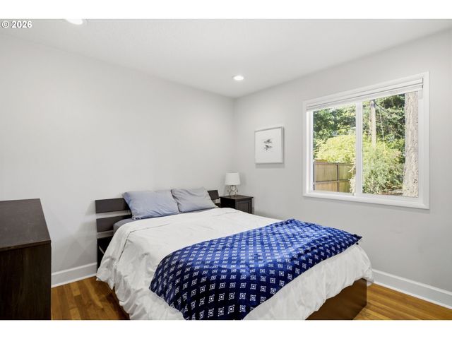 10770 Sw BUTNER Rd, Portland, OR 97225