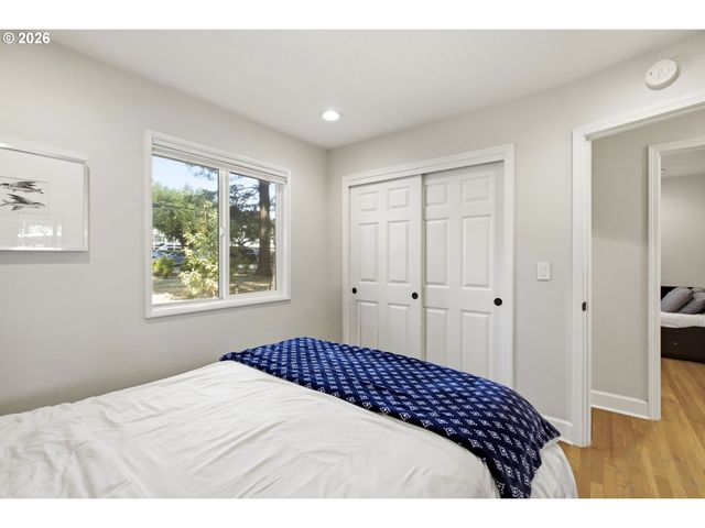 10770 Sw BUTNER Rd, Portland, OR 97225