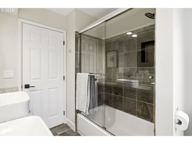 10770 Sw BUTNER Rd, Portland, OR 97225