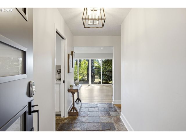 10770 Sw BUTNER Rd, Portland, OR 97225