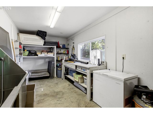 10770 Sw BUTNER Rd, Portland, OR 97225