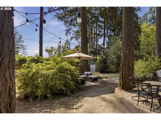 10770 Sw BUTNER Rd, Portland, OR 97225