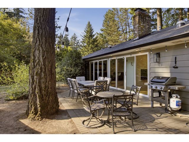 10770 Sw BUTNER Rd, Portland, OR 97225