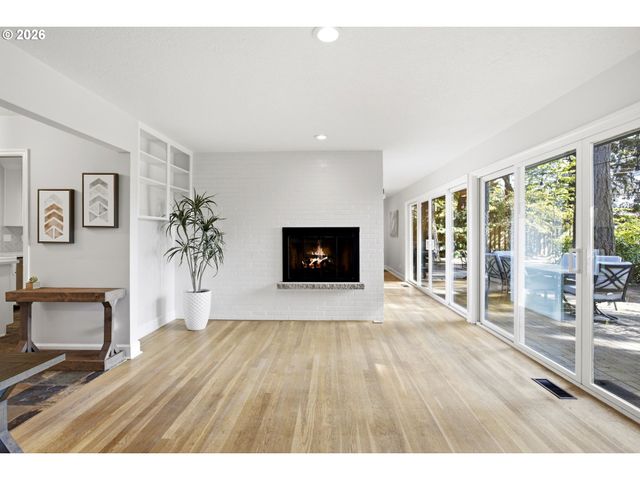 10770 Sw BUTNER Rd, Portland, OR 97225