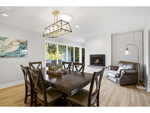 10770 Sw BUTNER Rd, Portland, OR 97225