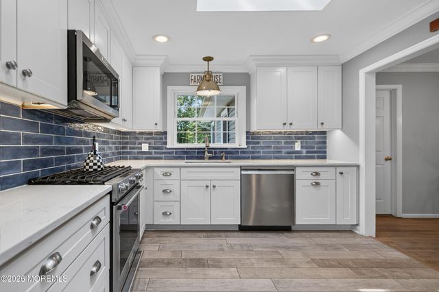 15 Mohawk Avenue, Red Bank, NJ 07701