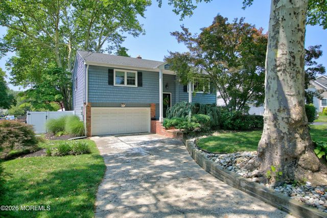 15 Mohawk Avenue, Red Bank, NJ 07701