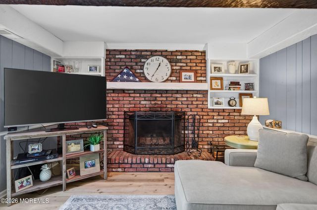 15 Mohawk Avenue, Red Bank, NJ 07701