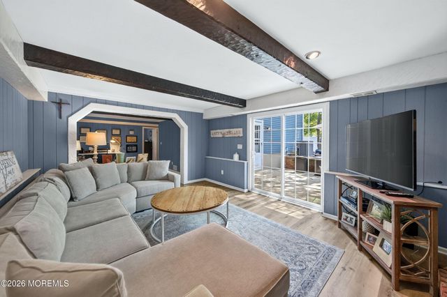 15 Mohawk Avenue, Red Bank, NJ 07701