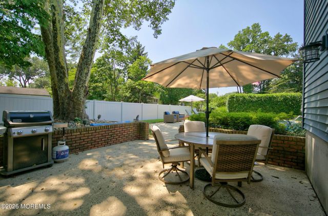 15 Mohawk Avenue, Red Bank, NJ 07701
