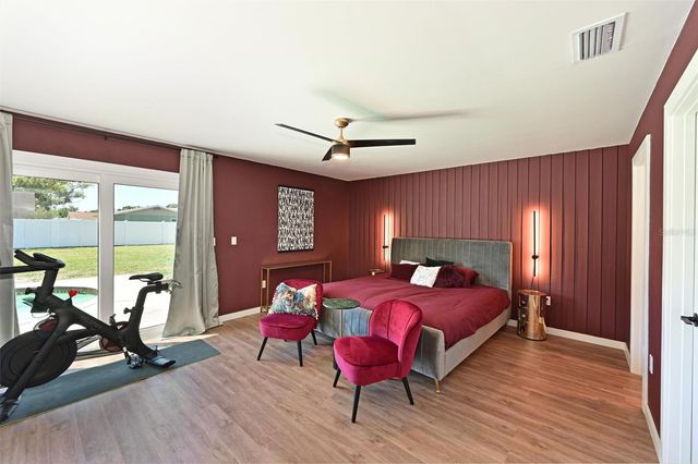 910 PLUM TREE LANE, Sarasota, FL 34243