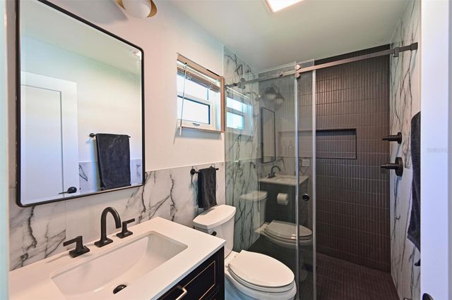 910 PLUM TREE LANE, Sarasota, FL 34243