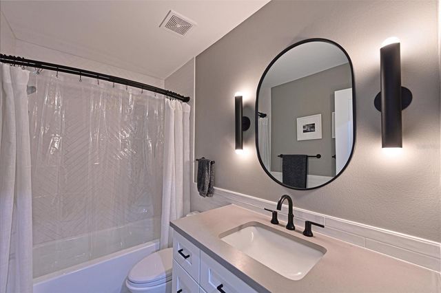 910 PLUM TREE LANE, Sarasota, FL 34243