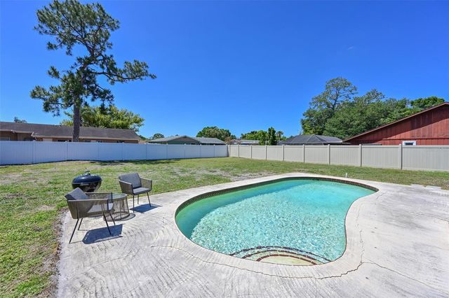 910 PLUM TREE LANE, Sarasota, FL 34243