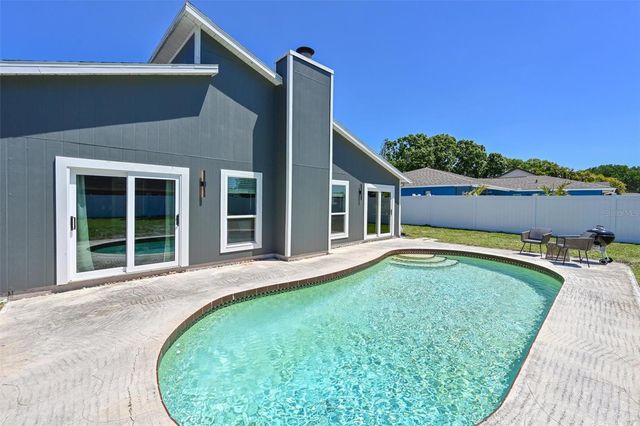 910 PLUM TREE LANE, Sarasota, FL 34243