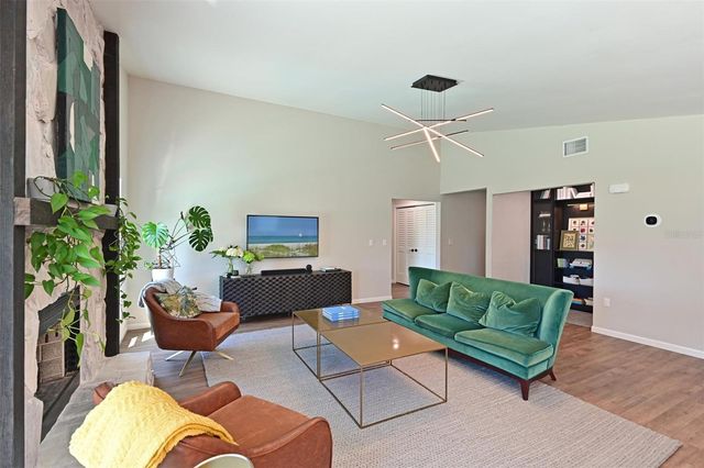 910 PLUM TREE LANE, Sarasota, FL 34243