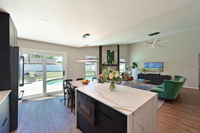 910 PLUM TREE LANE, Sarasota, FL 34243