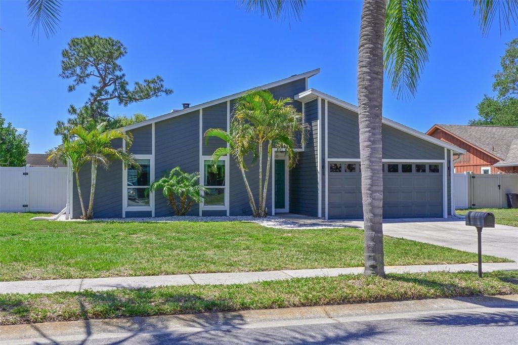 910 PLUM TREE LANE, Sarasota, FL 34243
