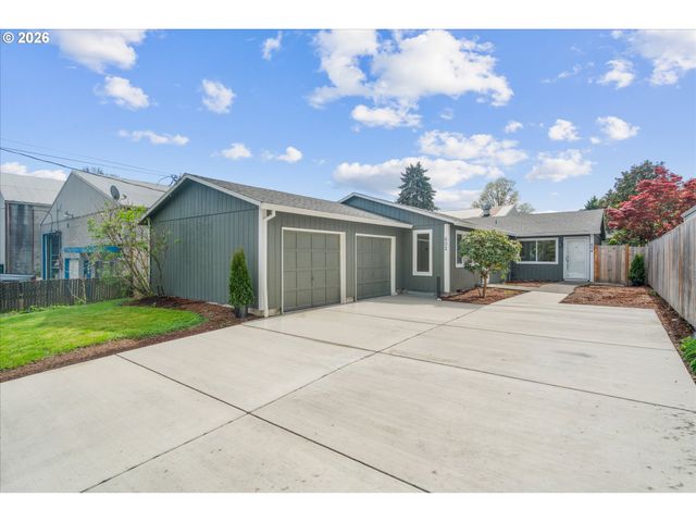 604 S VERMONT St, Portland, OR 97219