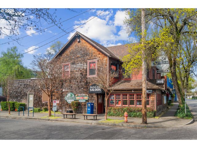 604 S VERMONT St, Portland, OR 97219