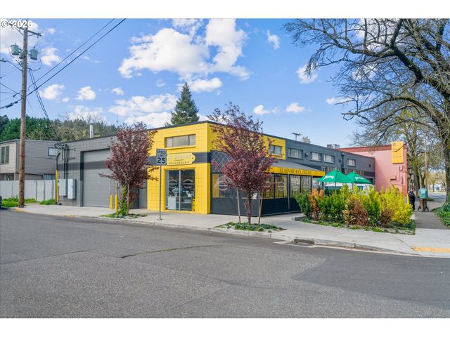 604 S VERMONT St, Portland, OR 97219