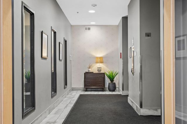 740 Portland Avenue 906, Minneapolis, MN 55415