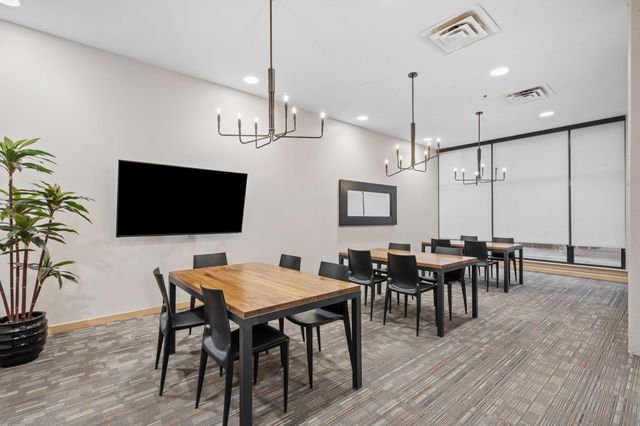 740 Portland Avenue 906, Minneapolis, MN 55415