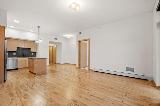 740 Portland Avenue 906, Minneapolis, MN 55415