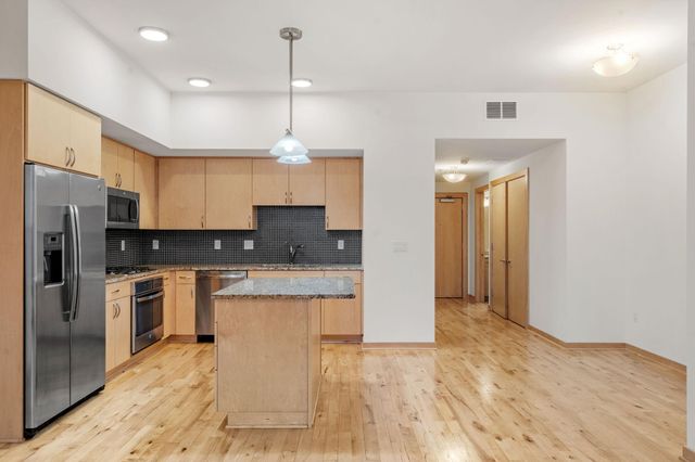 740 Portland Avenue 906, Minneapolis, MN 55415