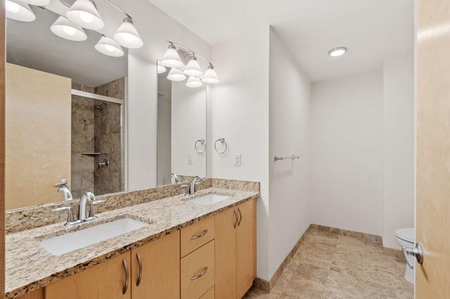 740 Portland Avenue 906, Minneapolis, MN 55415