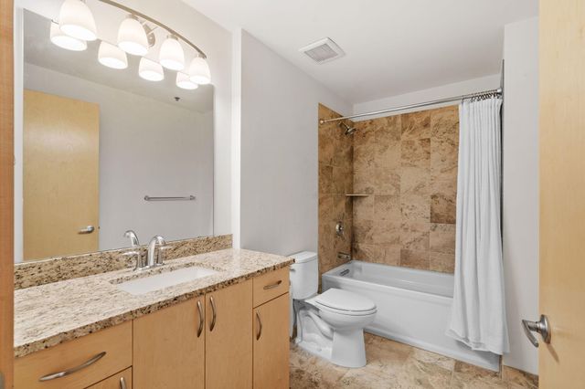 740 Portland Avenue 906, Minneapolis, MN 55415