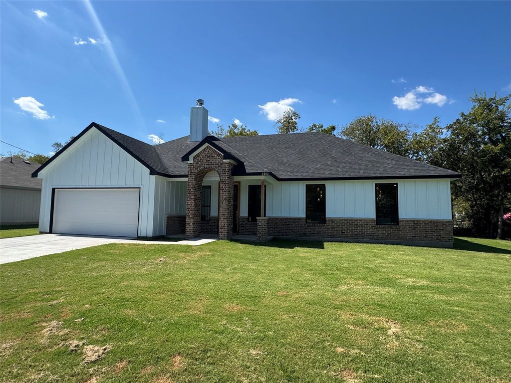 2902 Walnut Street, Greenville, TX 75401