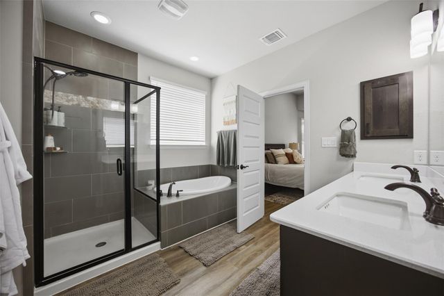 152 Rosling DR, Buda, TX 78610