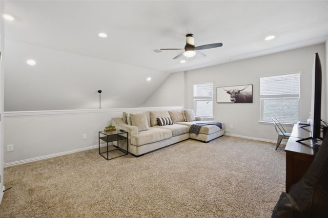 152 Rosling DR, Buda, TX 78610