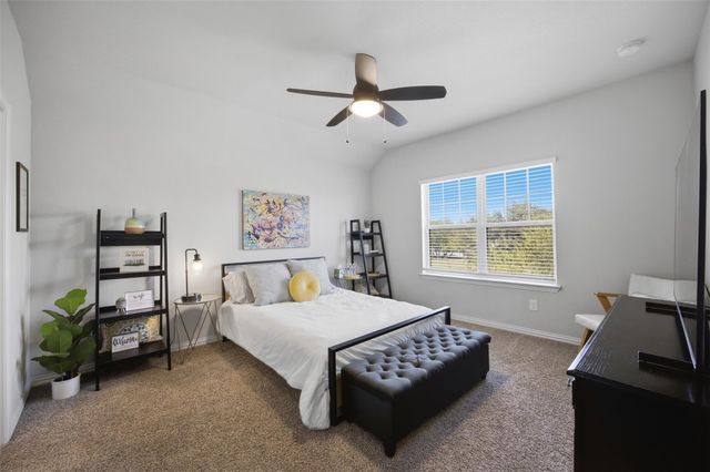 152 Rosling DR, Buda, TX 78610