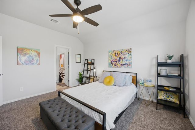 152 Rosling DR, Buda, TX 78610