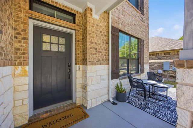 152 Rosling DR, Buda, TX 78610