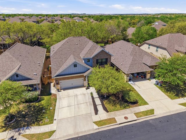 152 Rosling DR, Buda, TX 78610