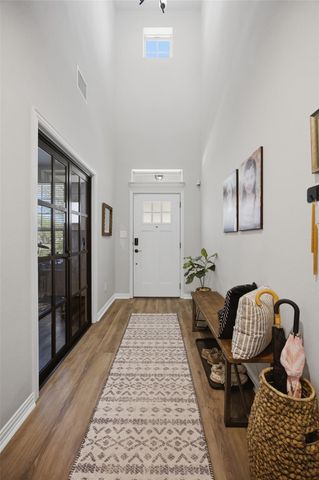 152 Rosling DR, Buda, TX 78610