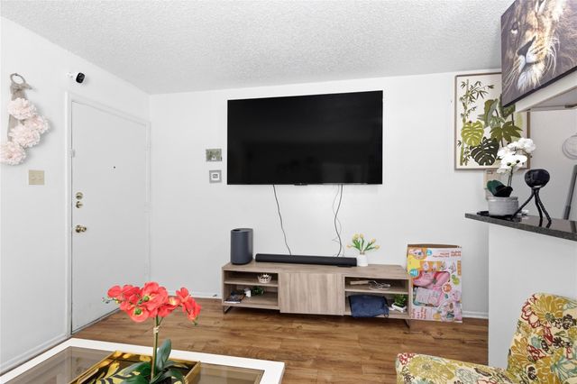 2801 Hemphill PARK A201, Austin, TX 78705
