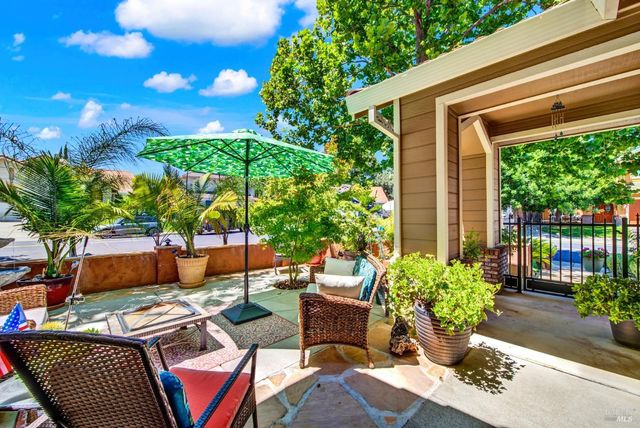 413 Crownpointe Cir, Vacaville, CA 95687